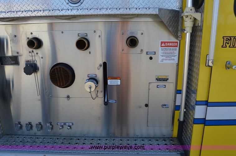 image for item I2940 1998 E-one 105' platform fire truck