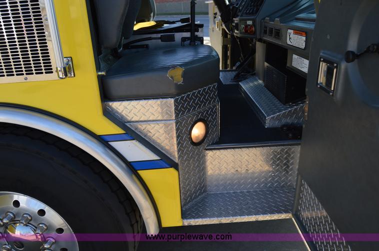 image for item I2940 1998 E-one 105' platform fire truck