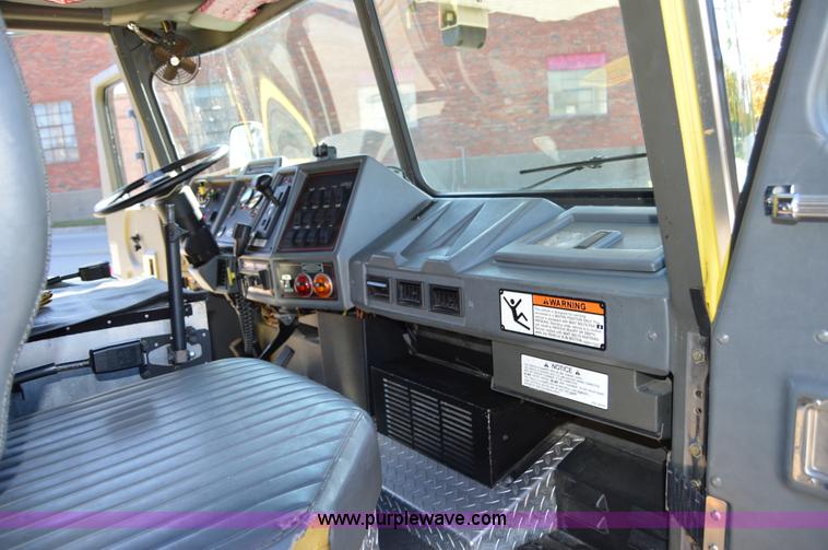 image for item I2940 1998 E-one 105' platform fire truck