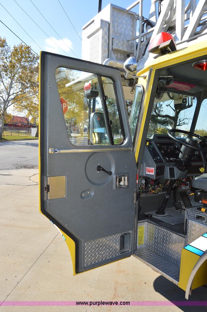image for item I2940 1998 E-one 105' platform fire truck