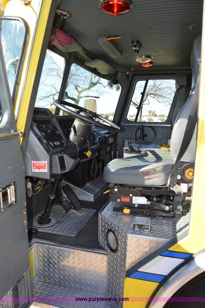 image for item I2940 1998 E-one 105' platform fire truck