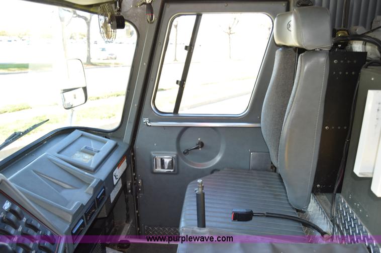 image for item I2940 1998 E-one 105' platform fire truck