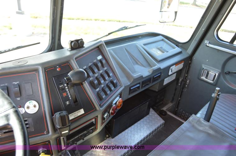 image for item I2940 1998 E-one 105' platform fire truck