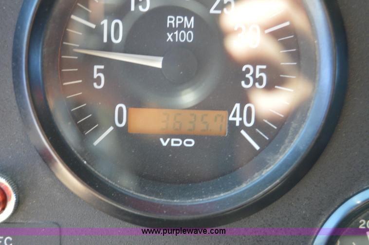 image for item I2940 1998 E-one 105' platform fire truck