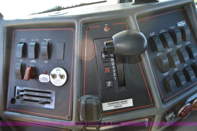 image for item I2940 1998 E-one 105' platform fire truck