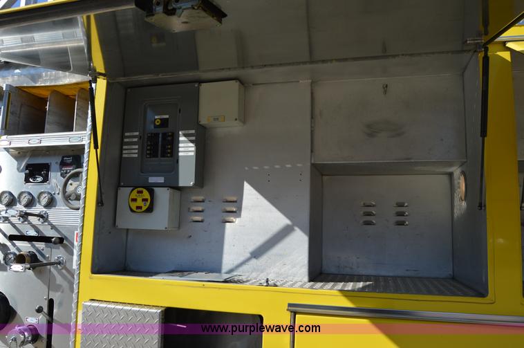 image for item I2940 1998 E-one 105' platform fire truck