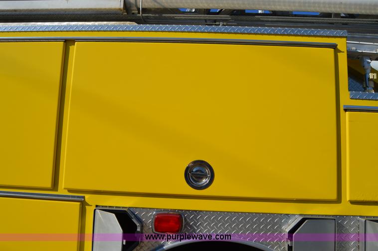 image for item I2940 1998 E-one 105' platform fire truck