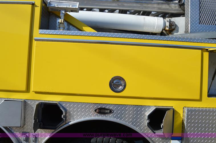 image for item I2940 1998 E-one 105' platform fire truck