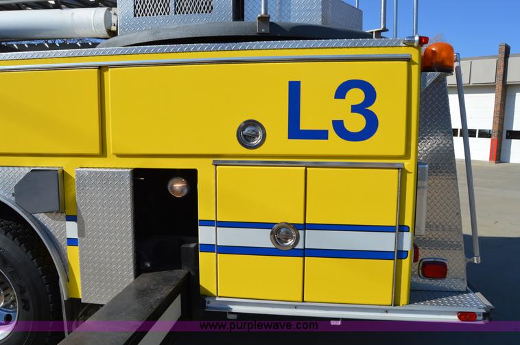 image for item I2940 1998 E-one 105' platform fire truck