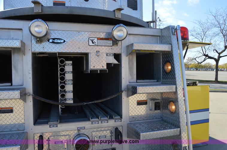 image for item I2940 1998 E-one 105' platform fire truck