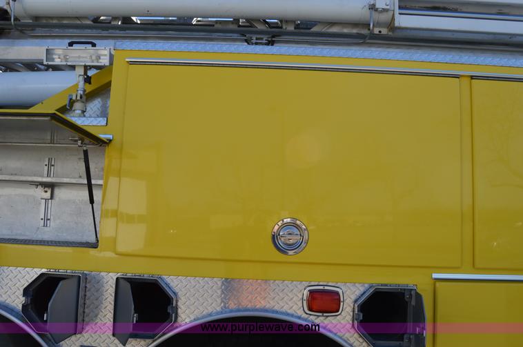 image for item I2940 1998 E-one 105' platform fire truck