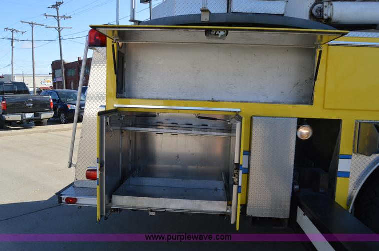 image for item I2940 1998 E-one 105' platform fire truck