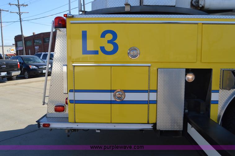 image for item I2940 1998 E-one 105' platform fire truck