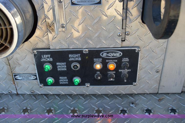 image for item I2940 1998 E-one 105' platform fire truck