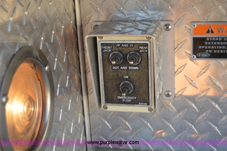 image for item I2940 1998 E-one 105' platform fire truck