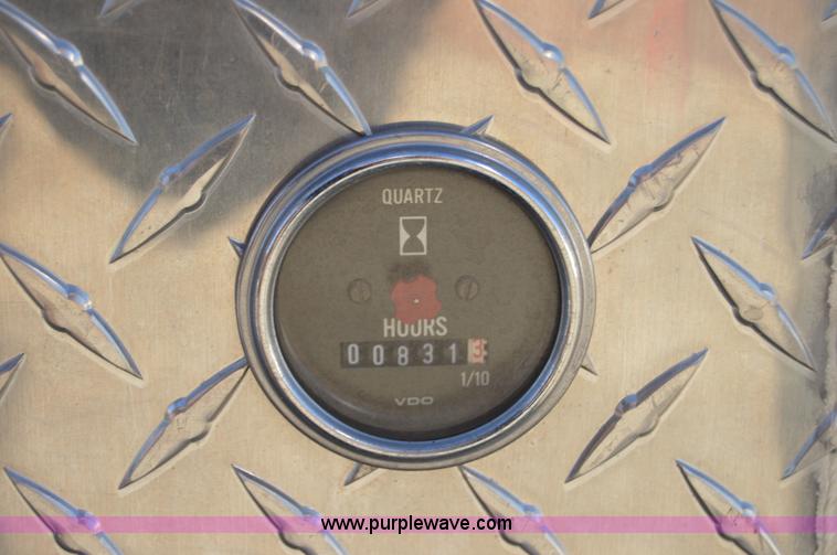 image for item I2940 1998 E-one 105' platform fire truck