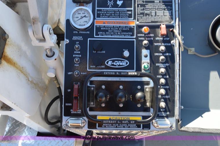 image for item I2940 1998 E-one 105' platform fire truck