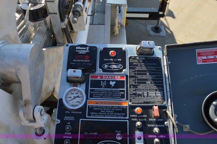 image for item I2940 1998 E-one 105' platform fire truck