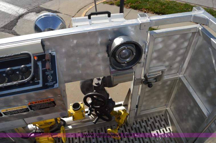 image for item I2940 1998 E-one 105' platform fire truck