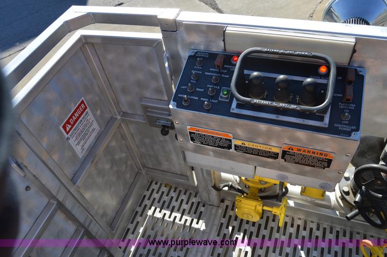 image for item I2940 1998 E-one 105' platform fire truck