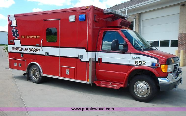 image for item I3570 2006 Ford E450 Super Duty Med Tec ambulance