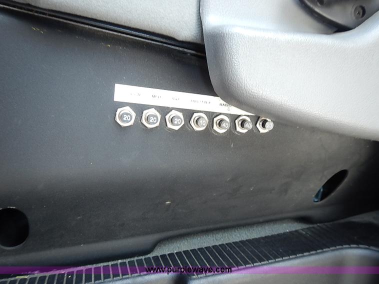 image for item I3570 2006 Ford E450 Super Duty Med Tec ambulance