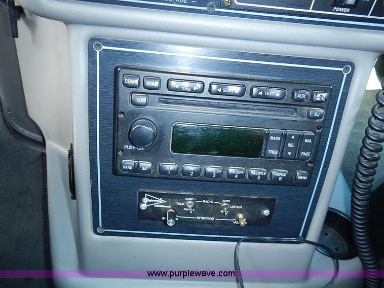 image for item I3570 2006 Ford E450 Super Duty Med Tec ambulance