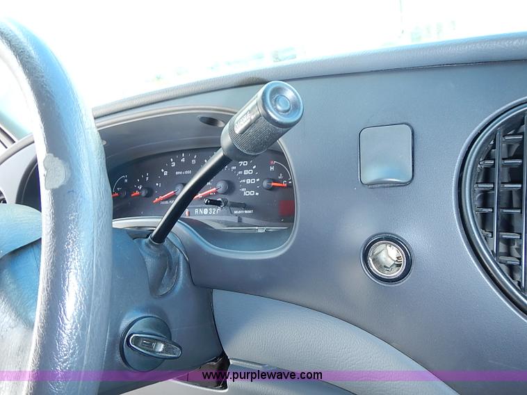 image for item I3570 2006 Ford E450 Super Duty Med Tec ambulance