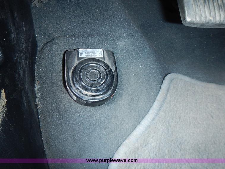 image for item I3570 2006 Ford E450 Super Duty Med Tec ambulance