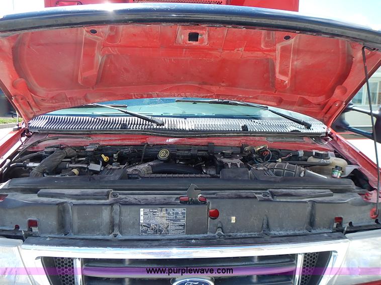 image for item I3570 2006 Ford E450 Super Duty Med Tec ambulance