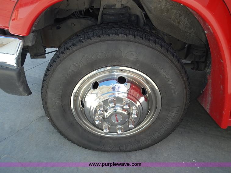 image for item I3570 2006 Ford E450 Super Duty Med Tec ambulance