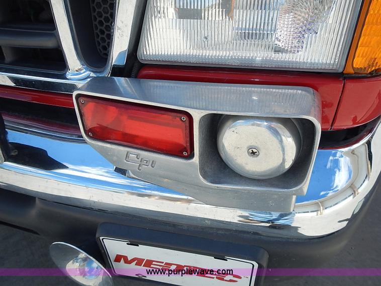 image for item I3570 2006 Ford E450 Super Duty Med Tec ambulance