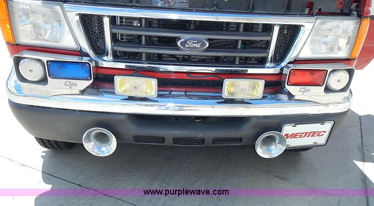 image for item I3570 2006 Ford E450 Super Duty Med Tec ambulance