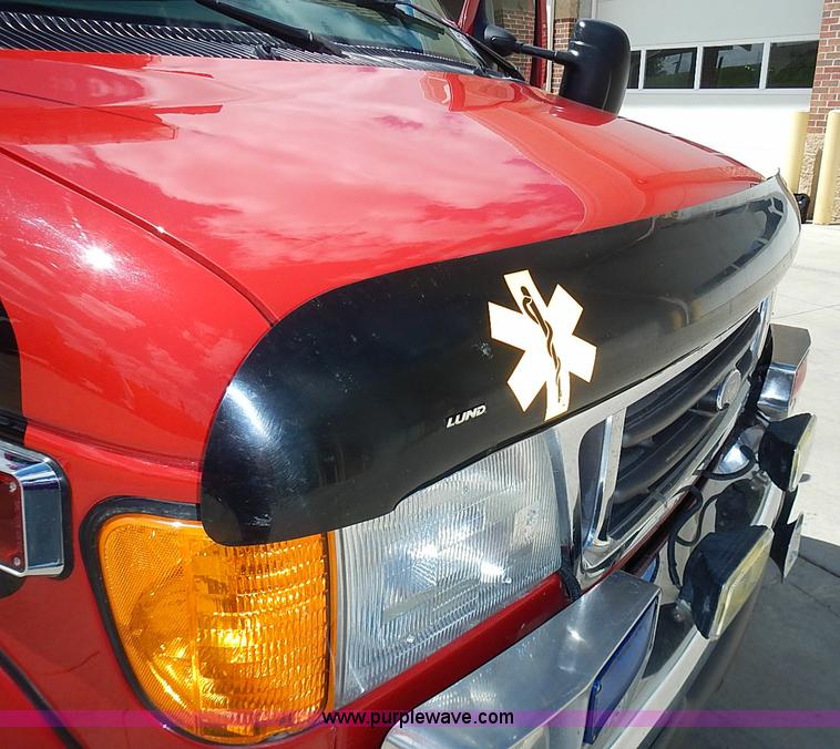 image for item I3570 2006 Ford E450 Super Duty Med Tec ambulance