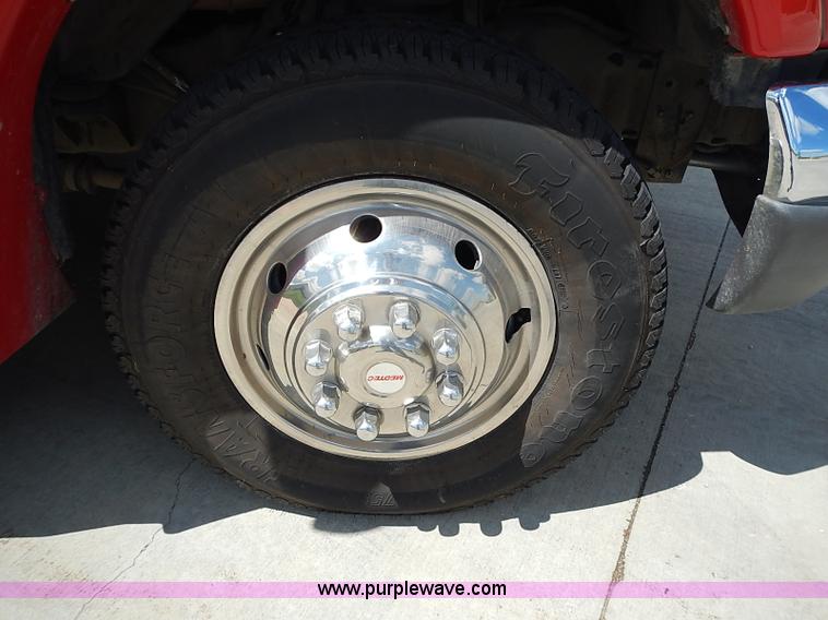 image for item I3570 2006 Ford E450 Super Duty Med Tec ambulance