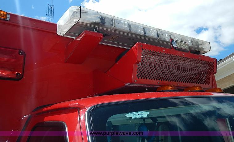 image for item I3570 2006 Ford E450 Super Duty Med Tec ambulance