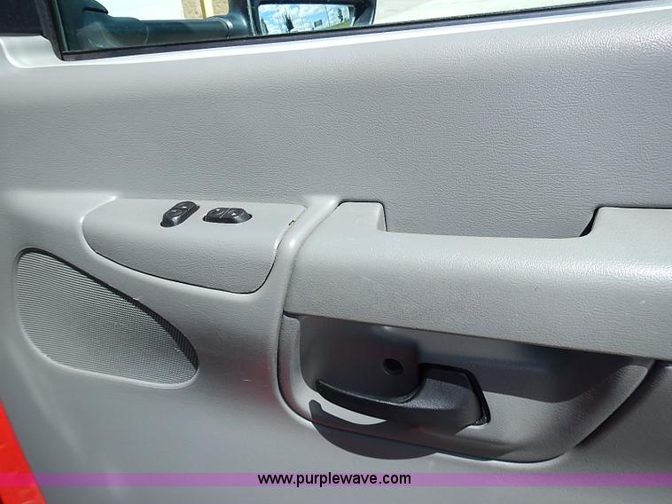 image for item I3570 2006 Ford E450 Super Duty Med Tec ambulance