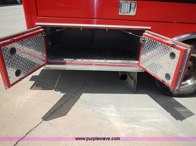 image for item I3570 2006 Ford E450 Super Duty Med Tec ambulance