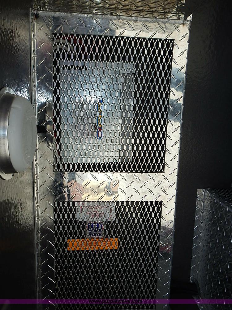 image for item I3570 2006 Ford E450 Super Duty Med Tec ambulance