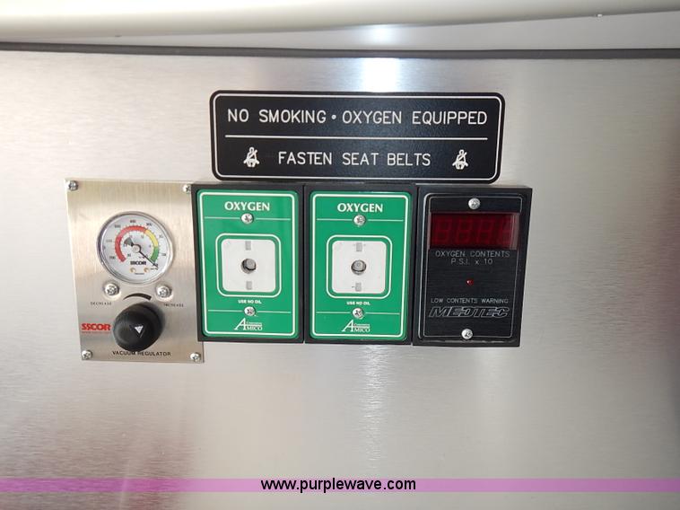 image for item I3570 2006 Ford E450 Super Duty Med Tec ambulance