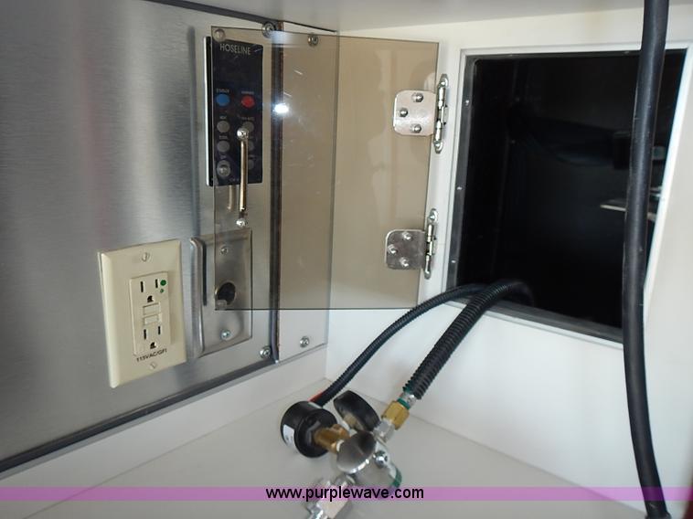 image for item I3570 2006 Ford E450 Super Duty Med Tec ambulance