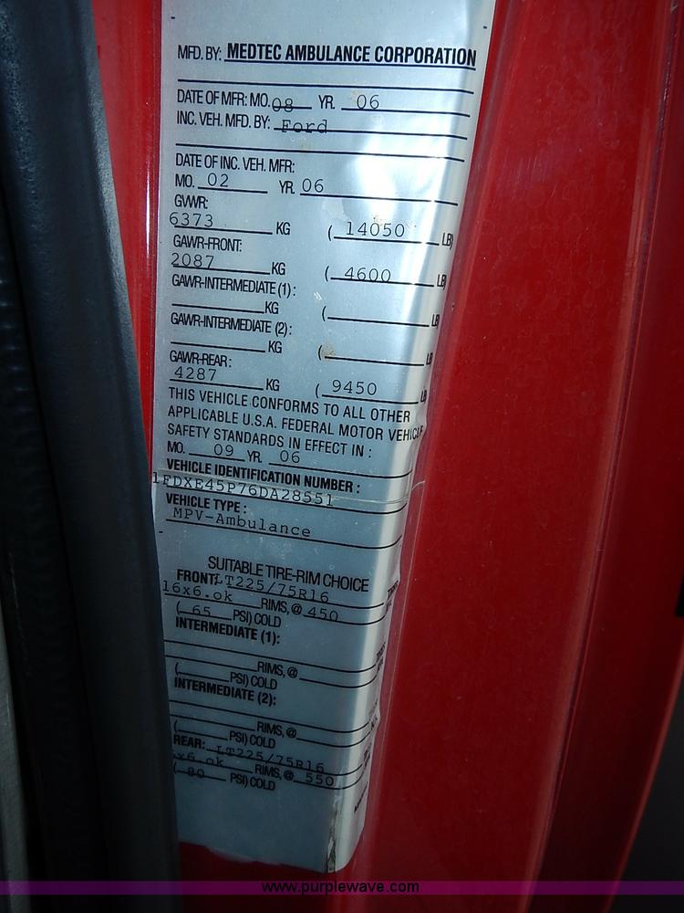 image for item I3570 2006 Ford E450 Super Duty Med Tec ambulance