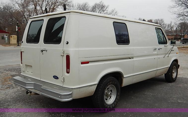 image for item I5187 1988 Ford Econoline E150 cargo van