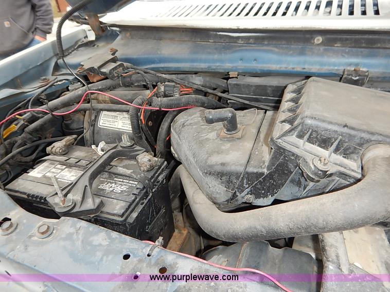 image for item I5187 1988 Ford Econoline E150 cargo van