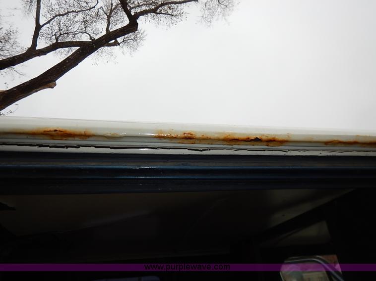 image for item I5187 1988 Ford Econoline E150 cargo van