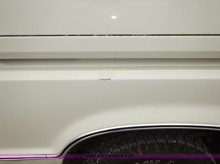 image for item I5187 1988 Ford Econoline E150 cargo van