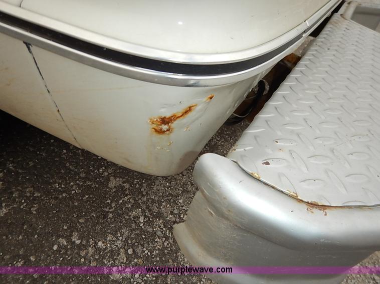 image for item I5187 1988 Ford Econoline E150 cargo van