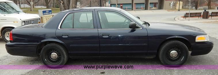 image for item I5188 2002 Ford Crown Victoria Police Interceptor