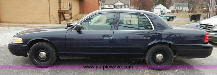 image for item I5188 2002 Ford Crown Victoria Police Interceptor