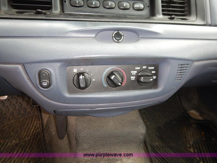 image for item I5188 2002 Ford Crown Victoria Police Interceptor